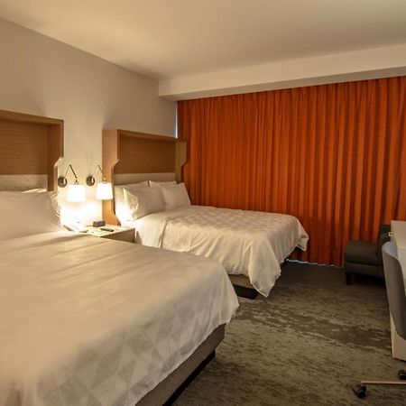 Holiday Inn&Suites - Merida La Isla, an IHG Hotel Bagian luar foto