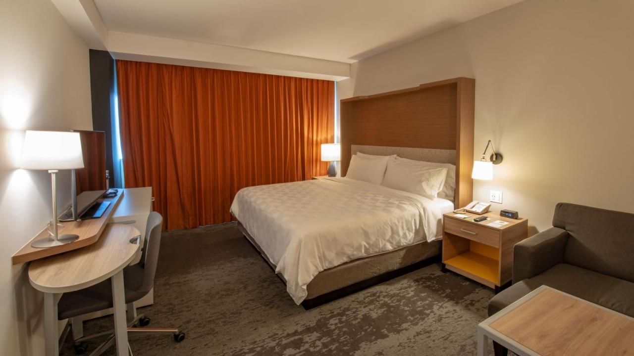 Holiday Inn&Suites - Merida La Isla, an IHG Hotel Bagian luar foto