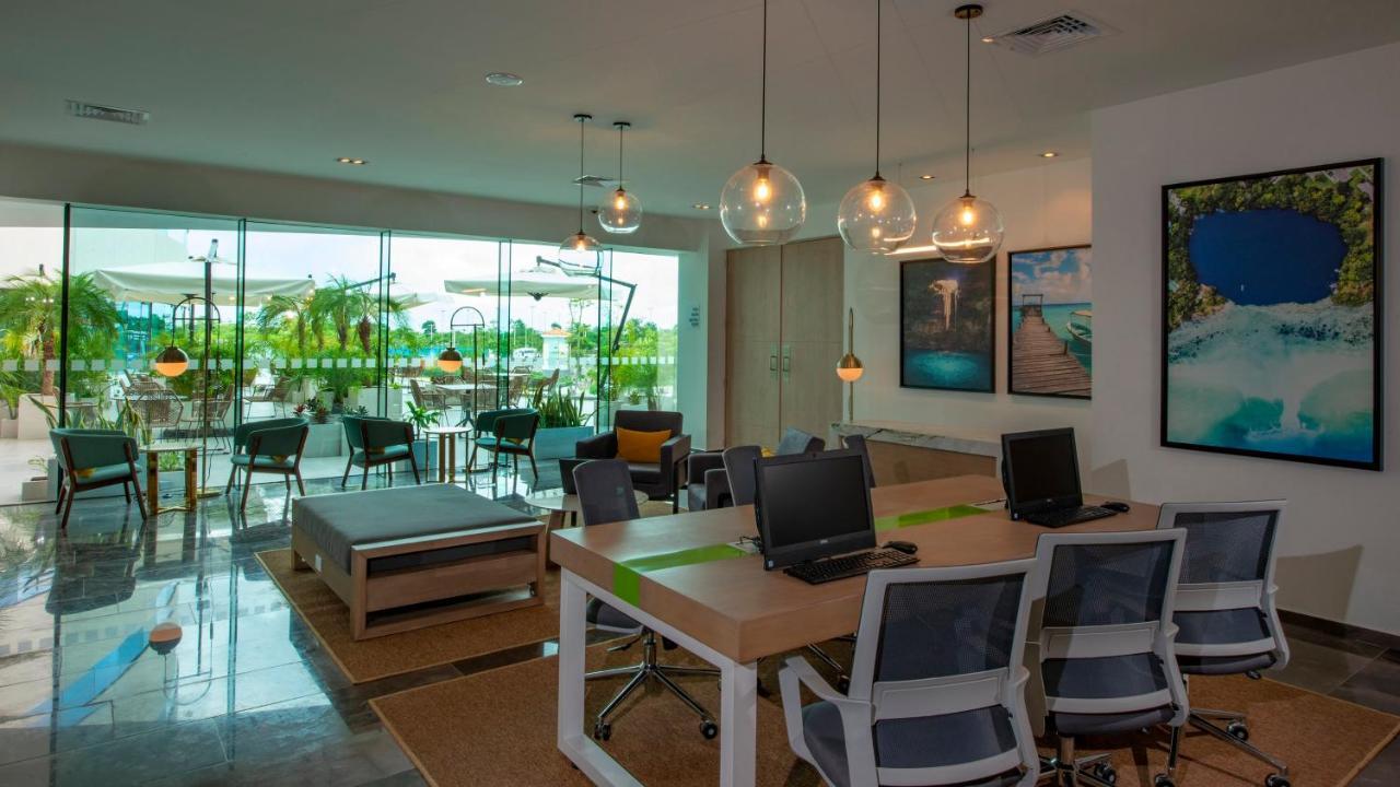 Holiday Inn&Suites - Merida La Isla, an IHG Hotel Bagian luar foto