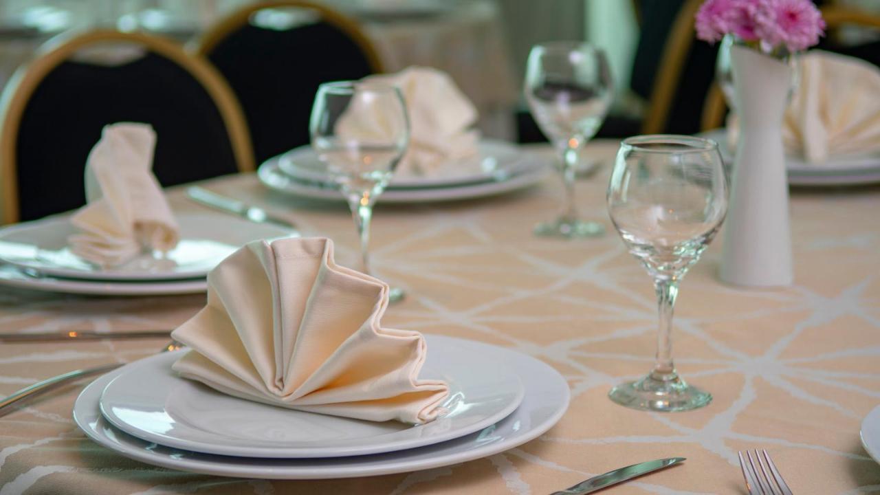 Holiday Inn&Suites - Merida La Isla, an IHG Hotel Bagian luar foto