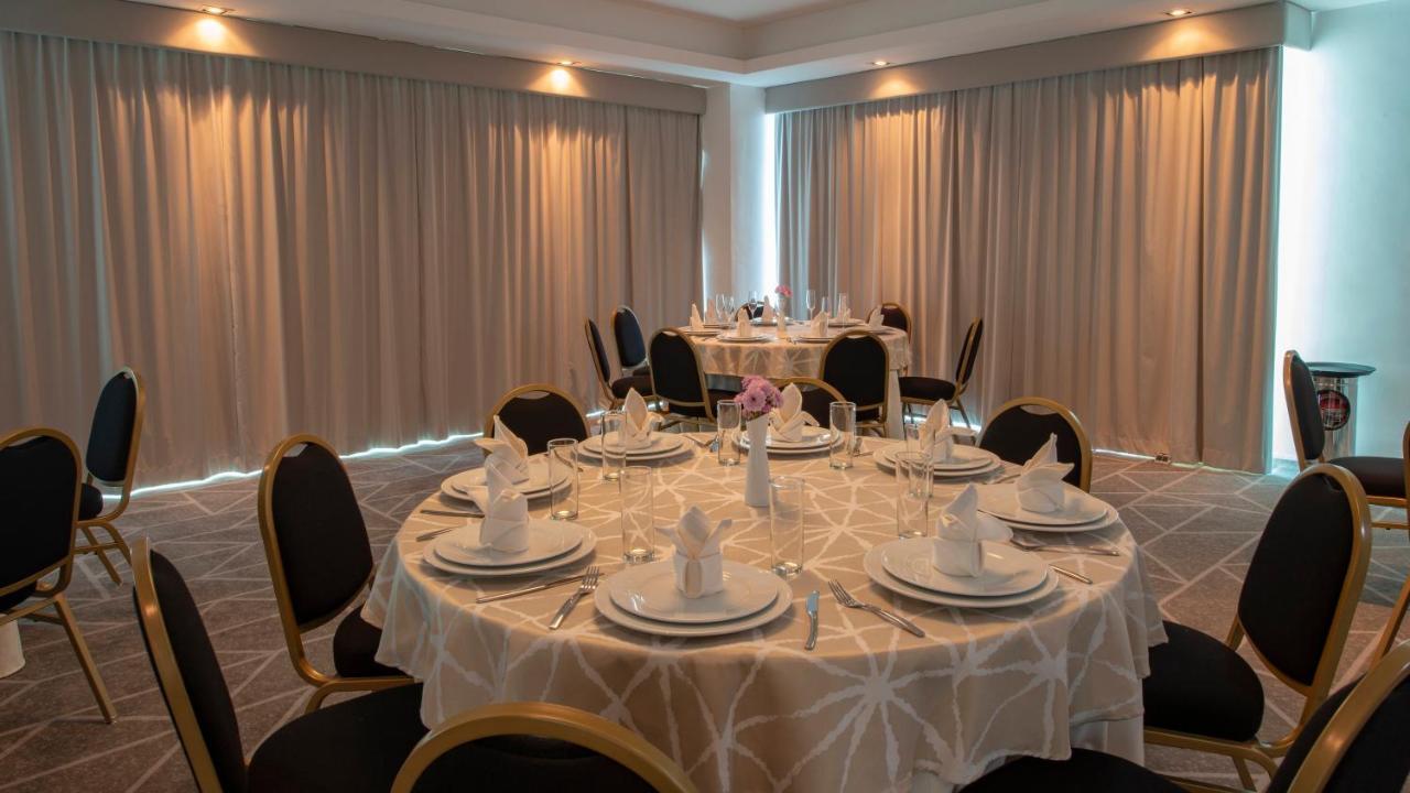 Holiday Inn&Suites - Merida La Isla, an IHG Hotel Bagian luar foto